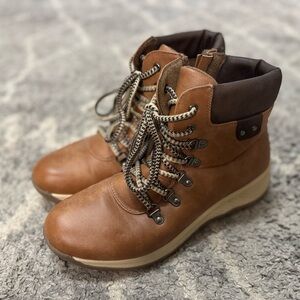 Maurice’s SuperCush Peyton Hybrid Hiker Boot size 8.5